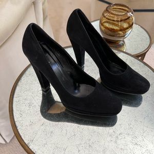 Gucci. Black suade. Platform Pumps. 4 inches. Size 9.5